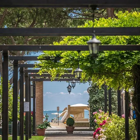 Capanna D'oro Hotel 3*